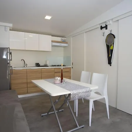 キャンプ場 Oaza Mira Mobile - Camp Basko Polje #bestoffer Baška Voda