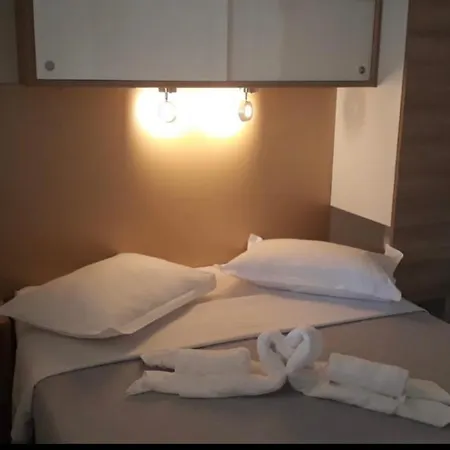 キャンプ場 Oaza Mira Mobile - Camp Basko Polje #bestoffer *